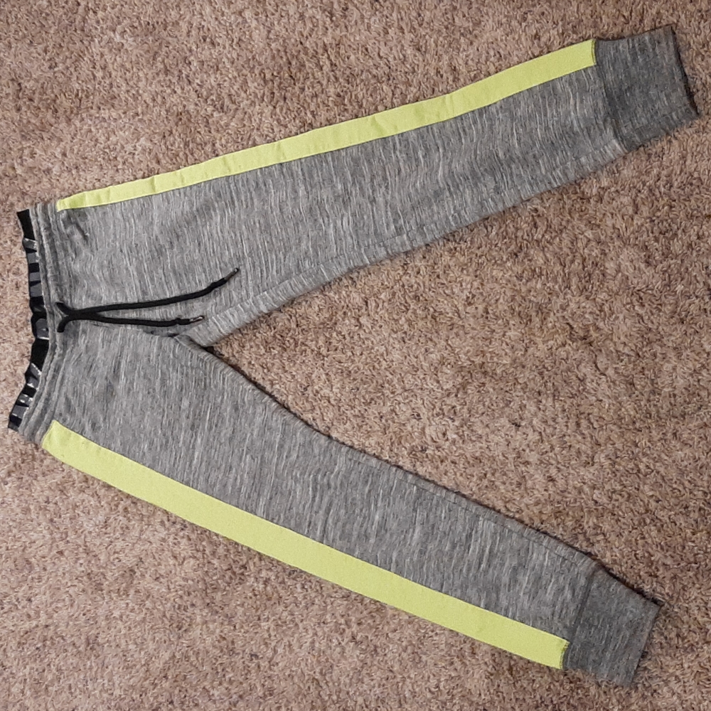 VS pink joggers